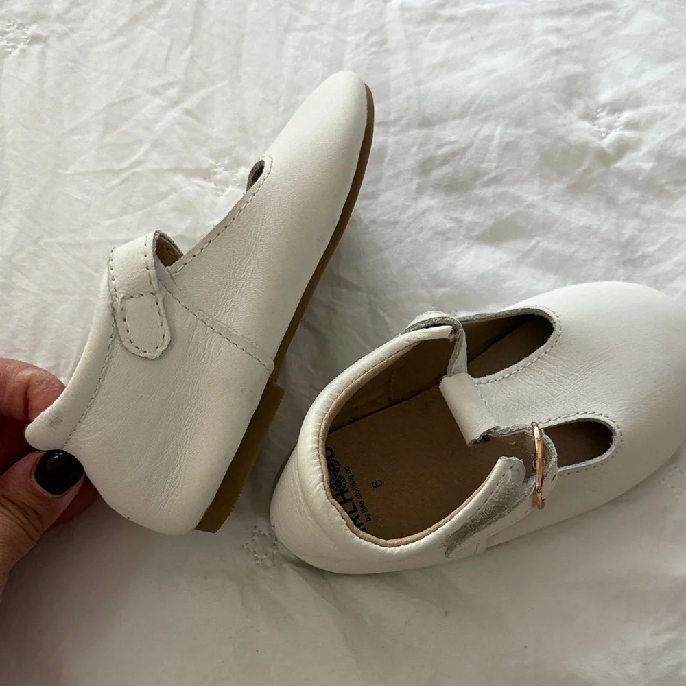 Girlhood White Kids Dress Shoes size 6